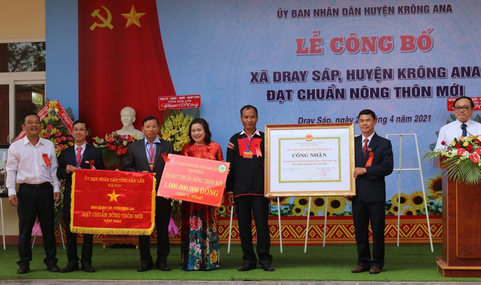 Lễ công bố Xã Dray Sáp đạt chuẩn nông thôn mới