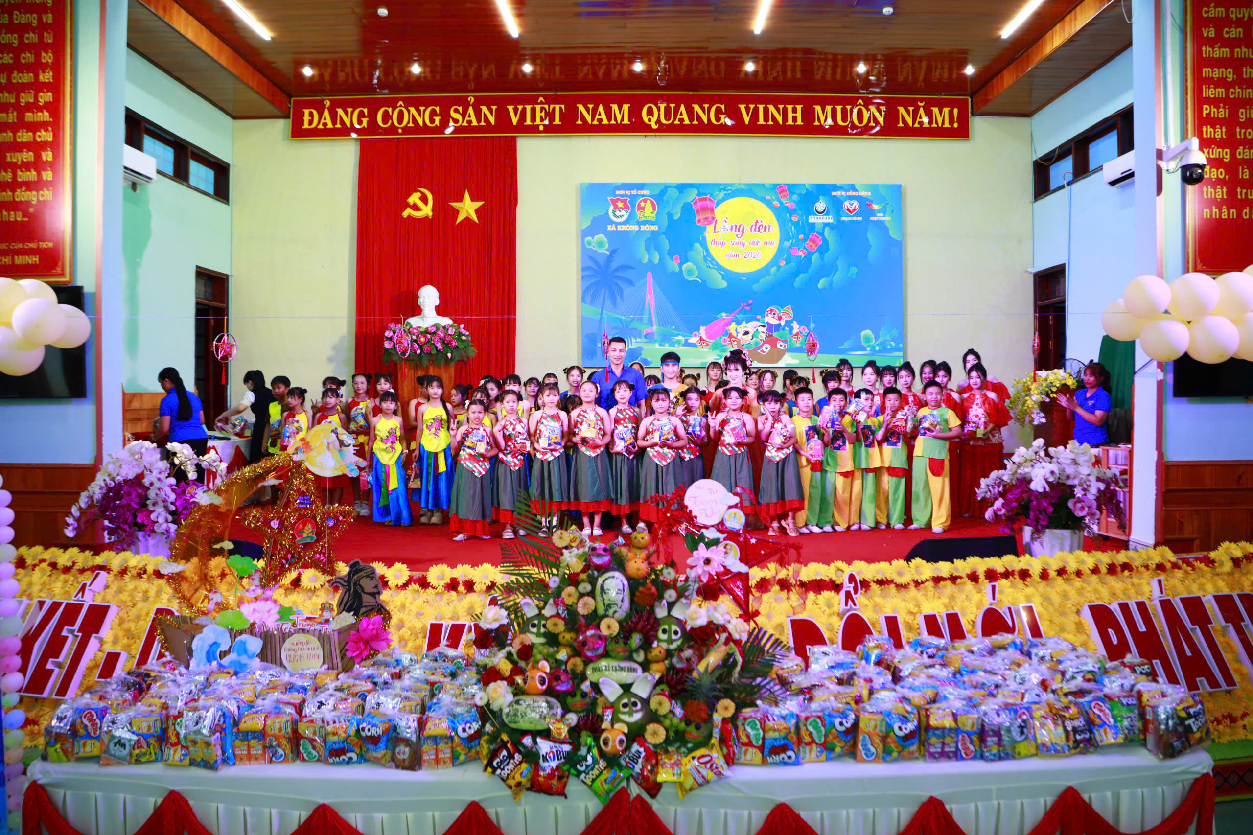 KRÔNG BÔNG RỘN RÀNG ĐÊM HỘI “VUI TẾT TRUNG THU – TRAO GỬI YÊU THƯƠNG”