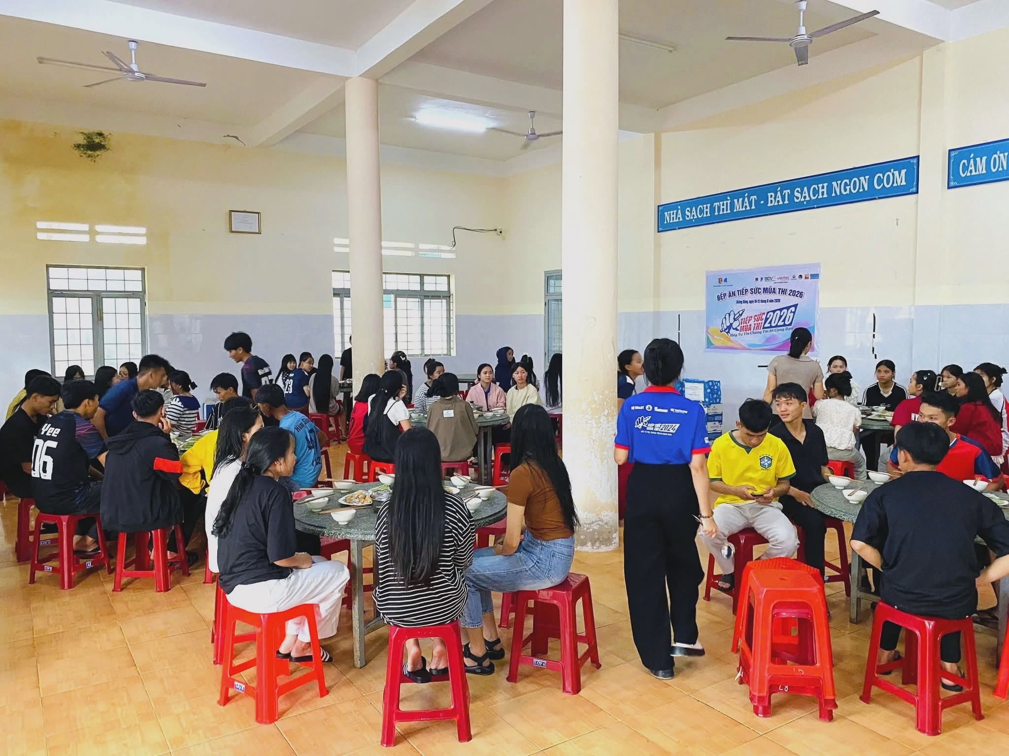 ĐOÀN XÃ KRÔNG BÔNG LAN TỎA YÊU THƯƠNG QUA CHƯƠNG TRÌNH "TIẾP SỨC MÙA THI" NĂM 2026.