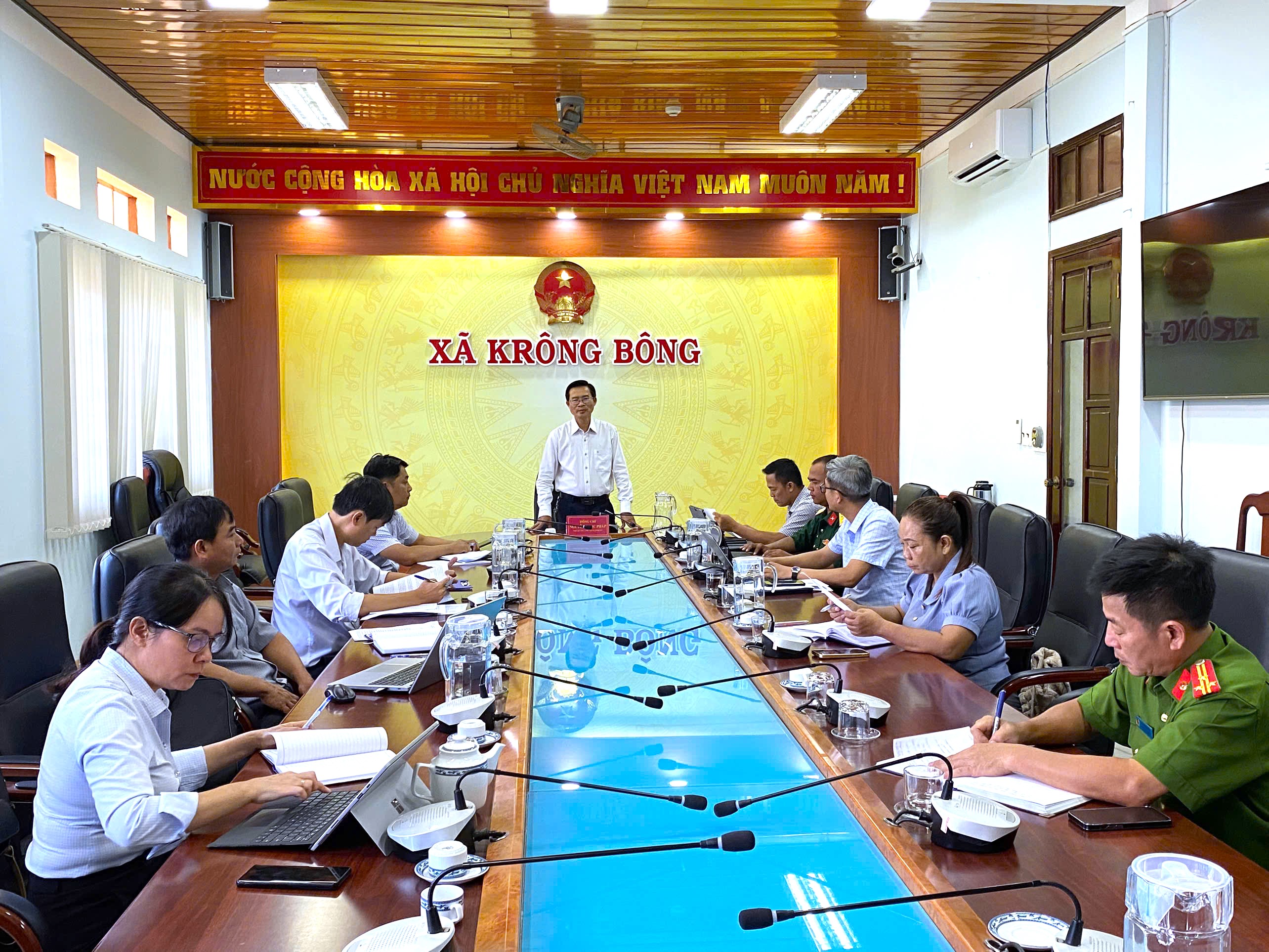 UBND XÃ KRÔNG BÔNG TỔ CHỨC HỘI NGHỊ THƯỜNG KỲ THÁNG 5 NĂM 2026